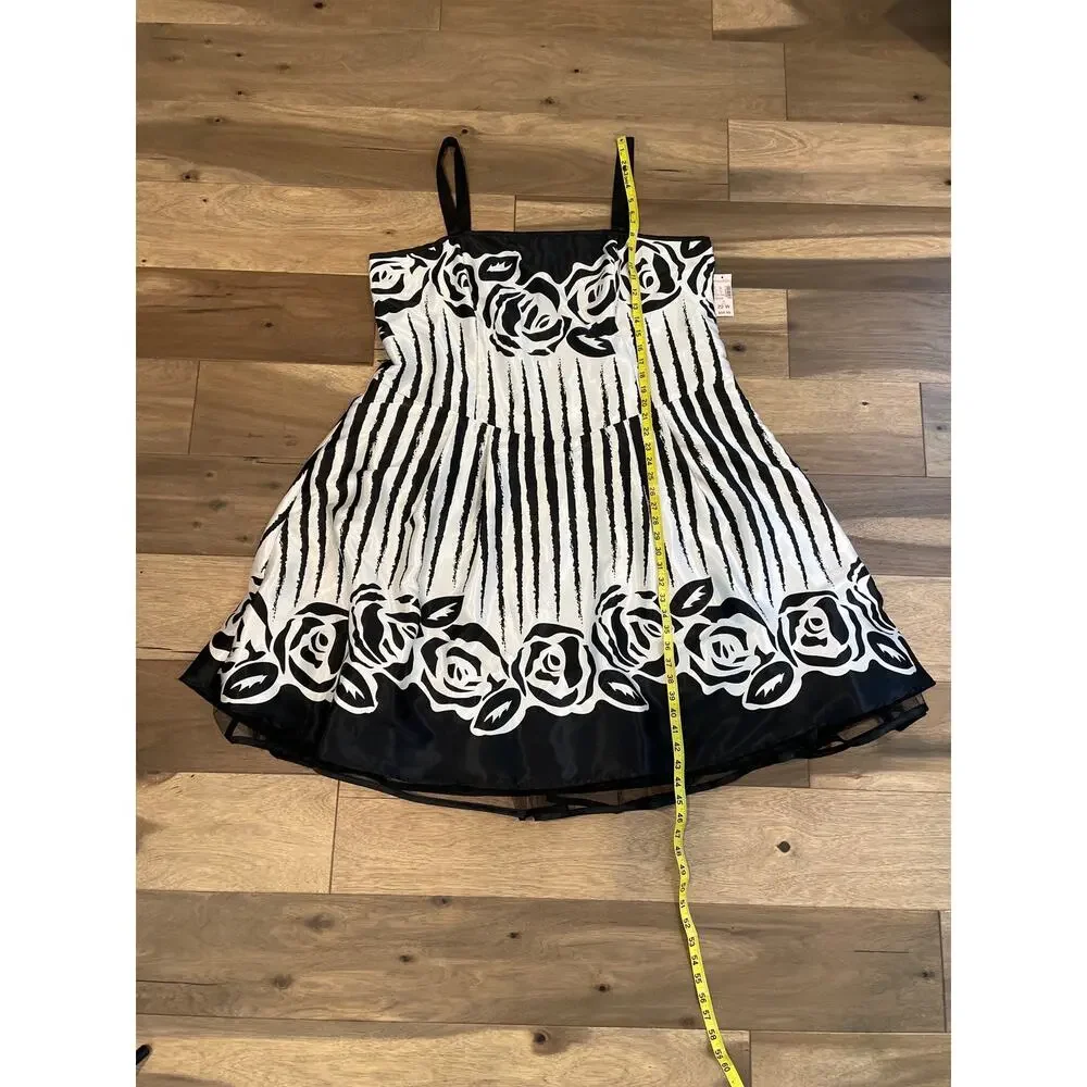 Dressbarn Women’s Collection 22W White Satin Dress Black Floral Design- NWT